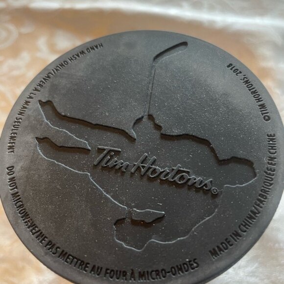 Tim Horton’s White Hockey Puck Bottom Large 18oz Mug - Picture 3 of 7